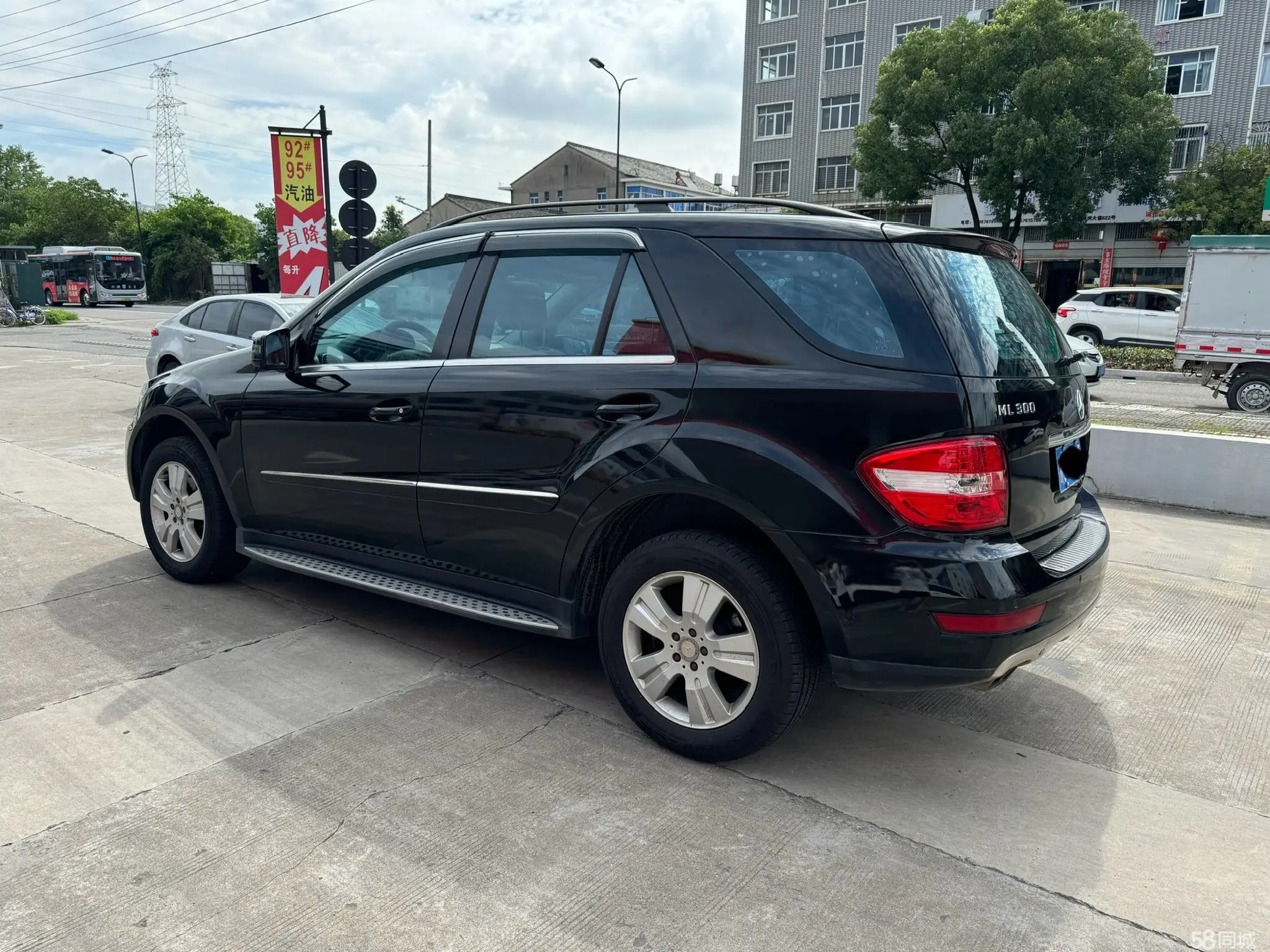 Mercedes-Benz M Class 2011 car image #7
