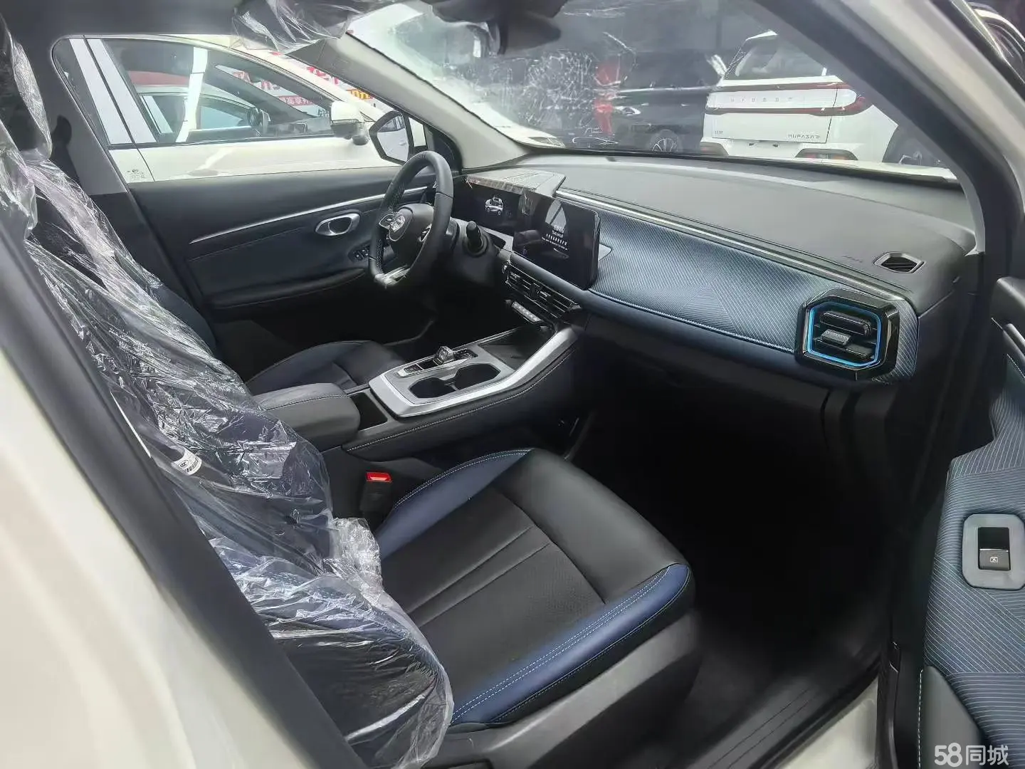 GAC ix4 2025 #7 GAC ix4 2025 car image #7