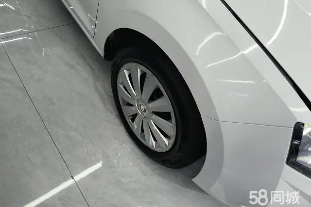 Skoda Rapid Spaceback 2018 car image #7