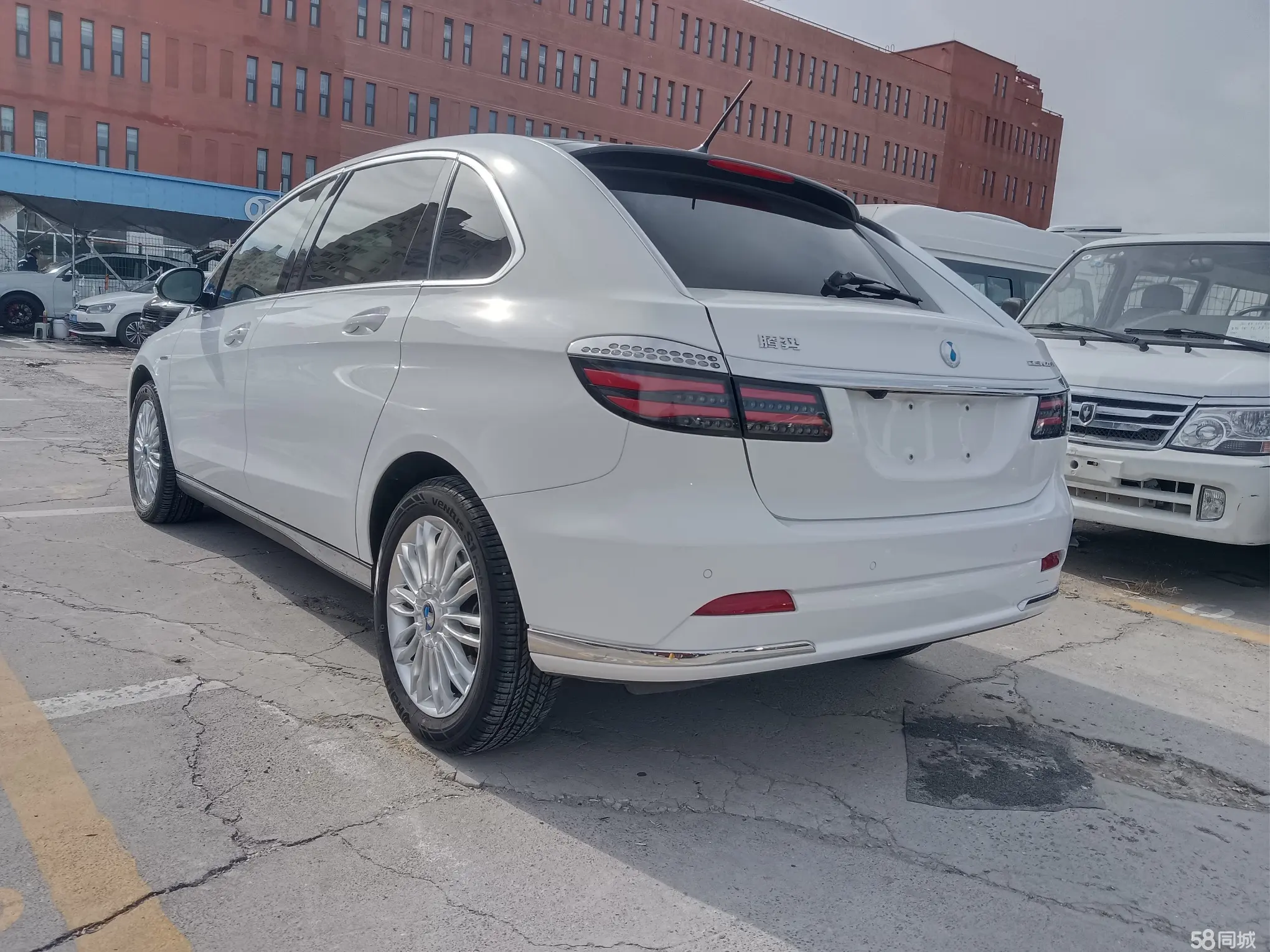 Denza DENZA 2017 imagen de coche #7