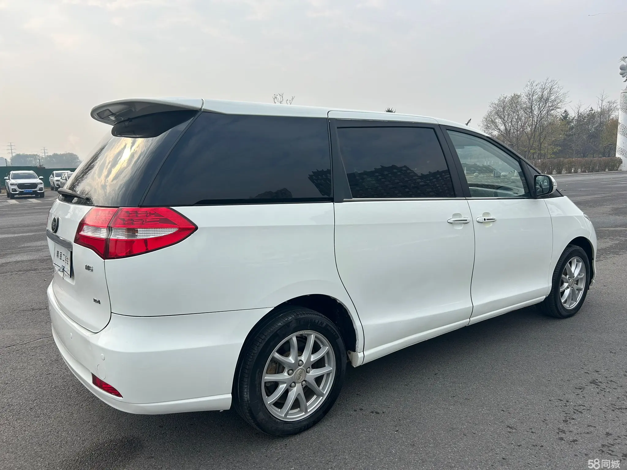 BYD M6 2014 صورة سيارة #7