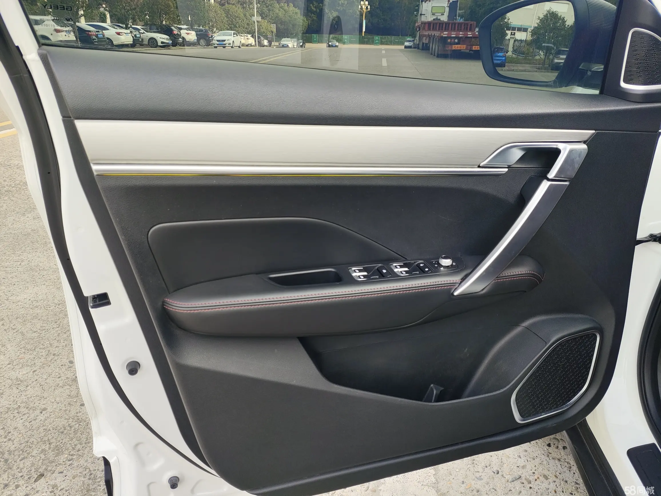 GEELY Coolray 2022 car image #7
