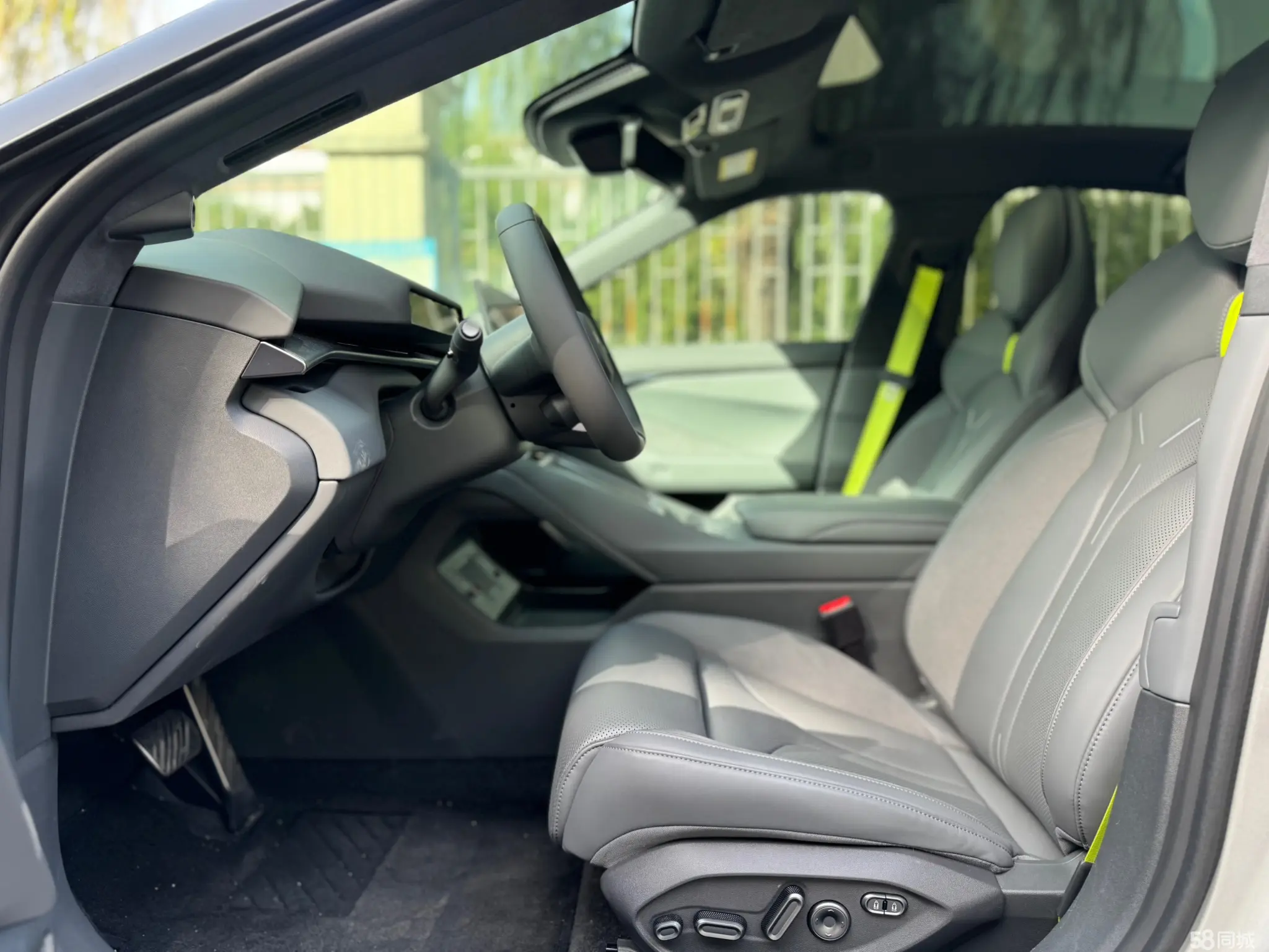 小鹏 小鹏P7 2025 汽车图片 #7