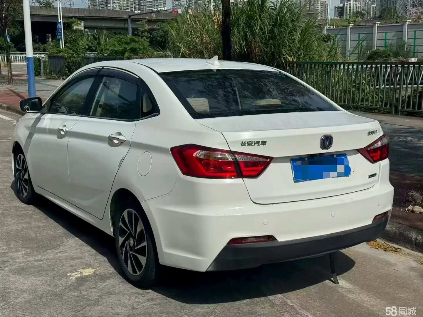 Changan Alsvin V7 2015 car image #7
