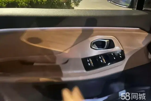 NIO ES8 2019 car image #7