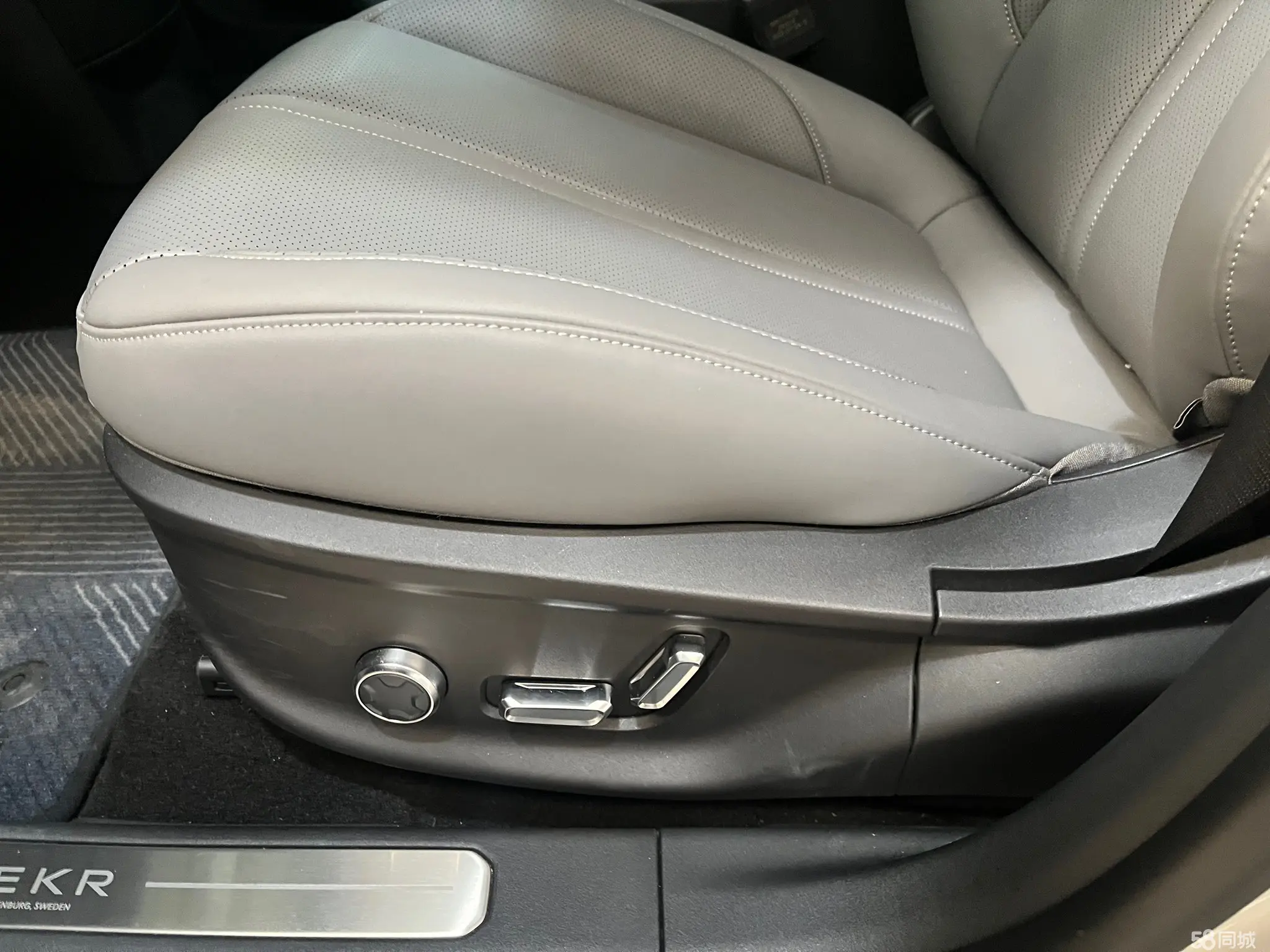 极氪 极氪X 2023 汽车图片 #7