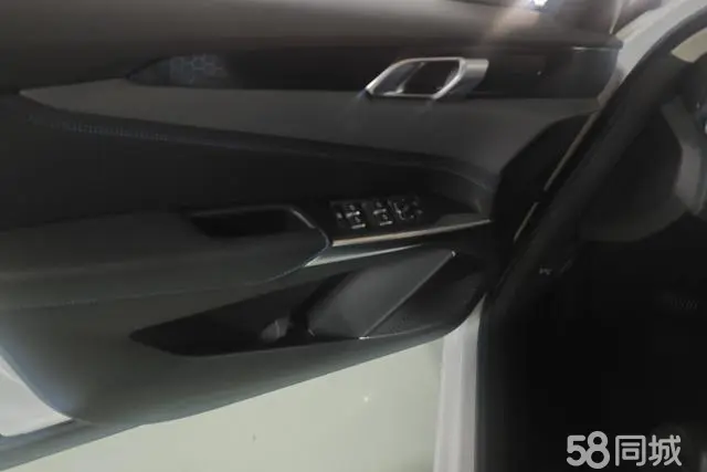Lynk & Co 01 EM-P 2020 car image #7