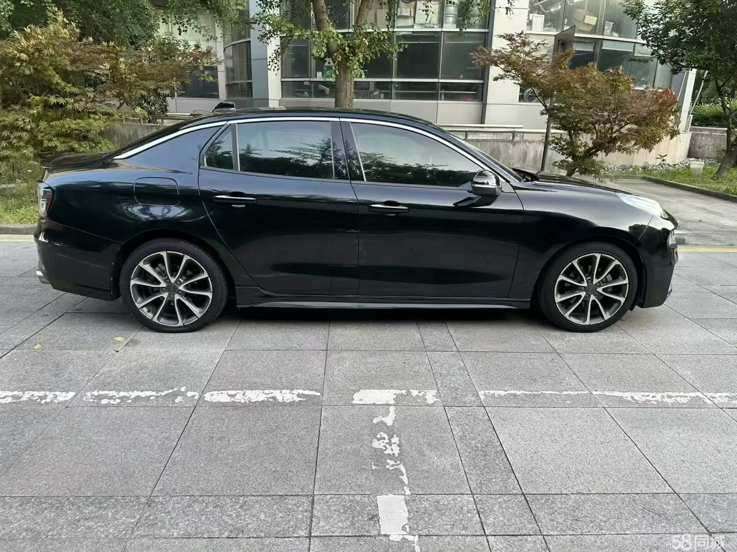Lynk & Co 03 2019 #7 Lynk & Co 03 2019 car image #7