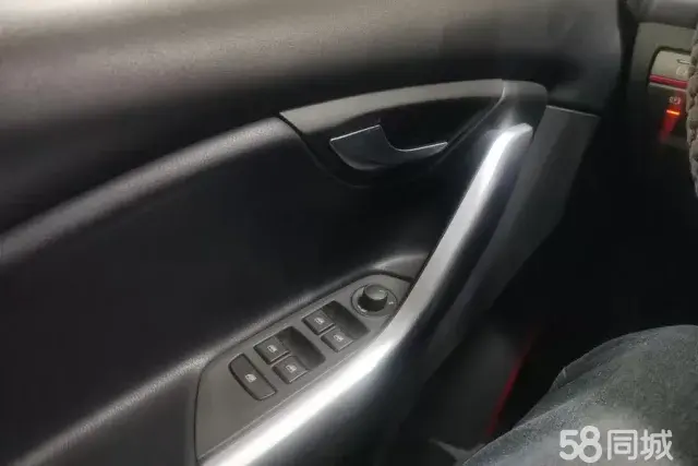 Soueast DX7 2017 car image #7