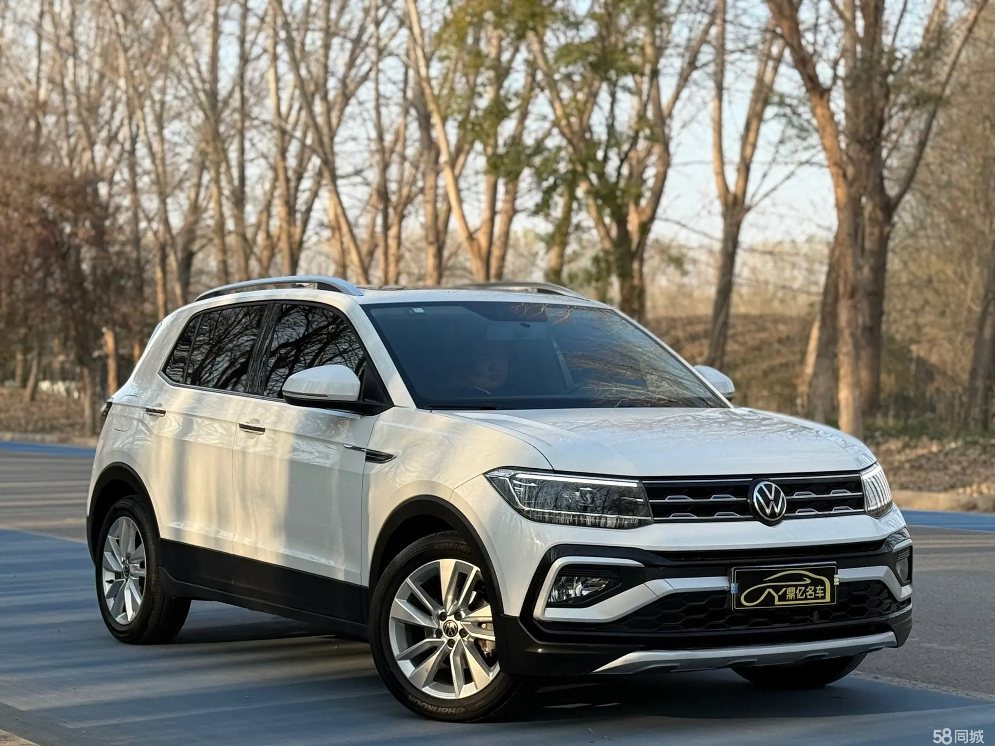 Volkswagen T-Cross 2021 car image #7