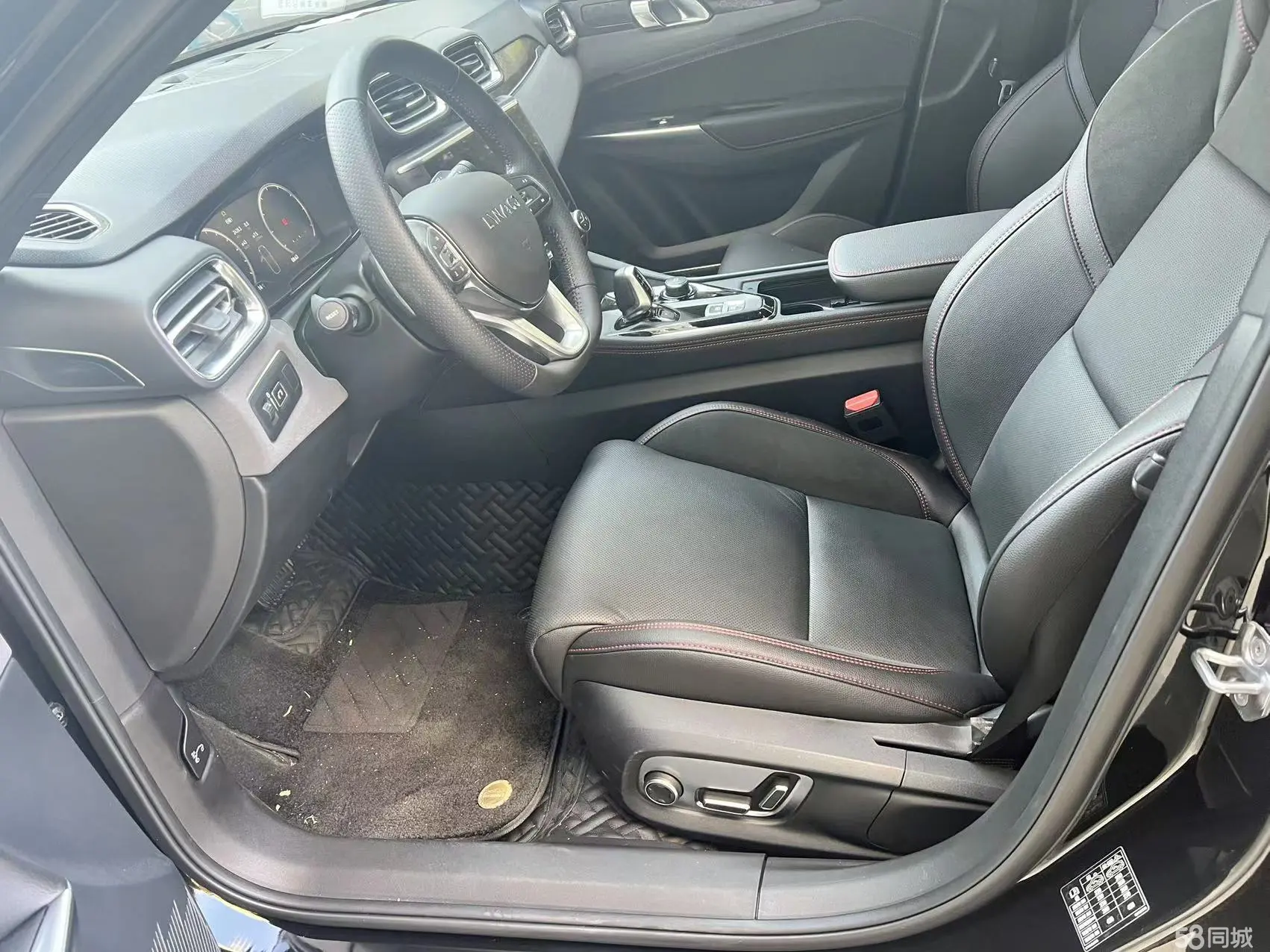 Lynk & Co 03 2019 car image #7