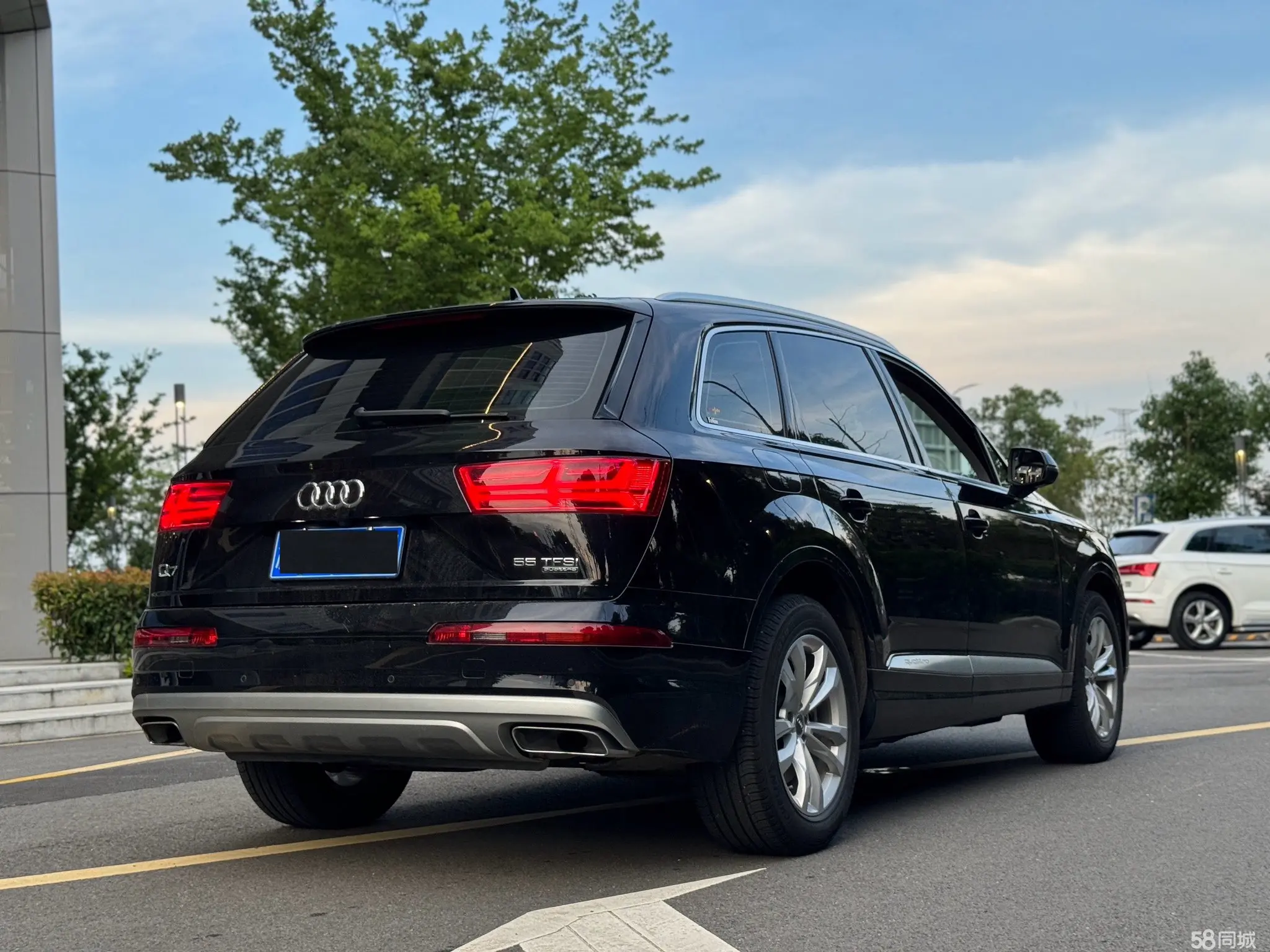 Audi Q7 2018 car image #7