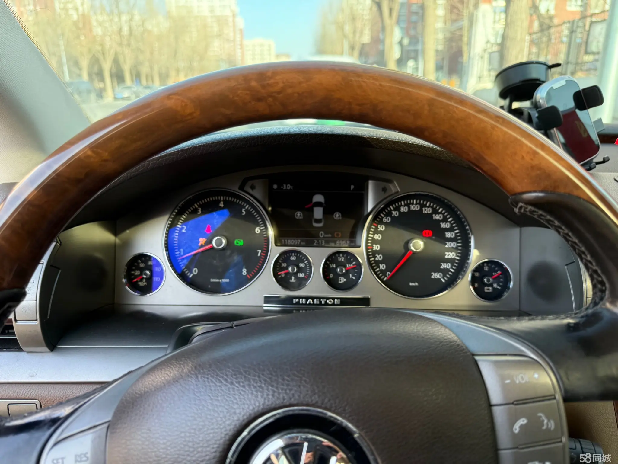 Volkswagen Pheaton 2011 immagine di auto #7