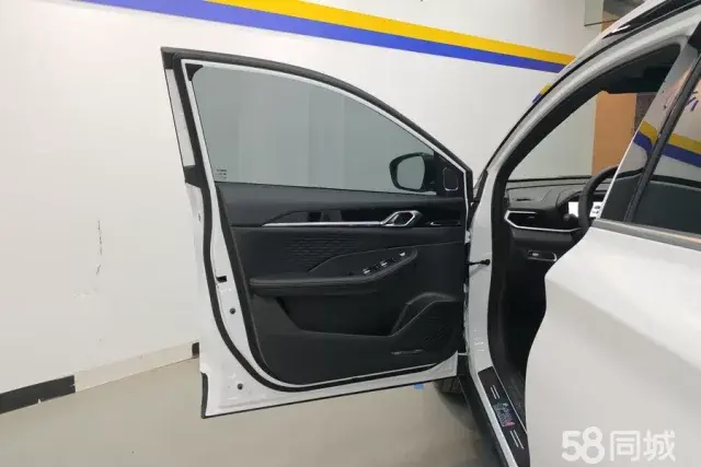 GEELY Coolray 2025 car image #7