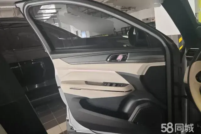 Lynk & Co 01 EM-P 2022 car image #7