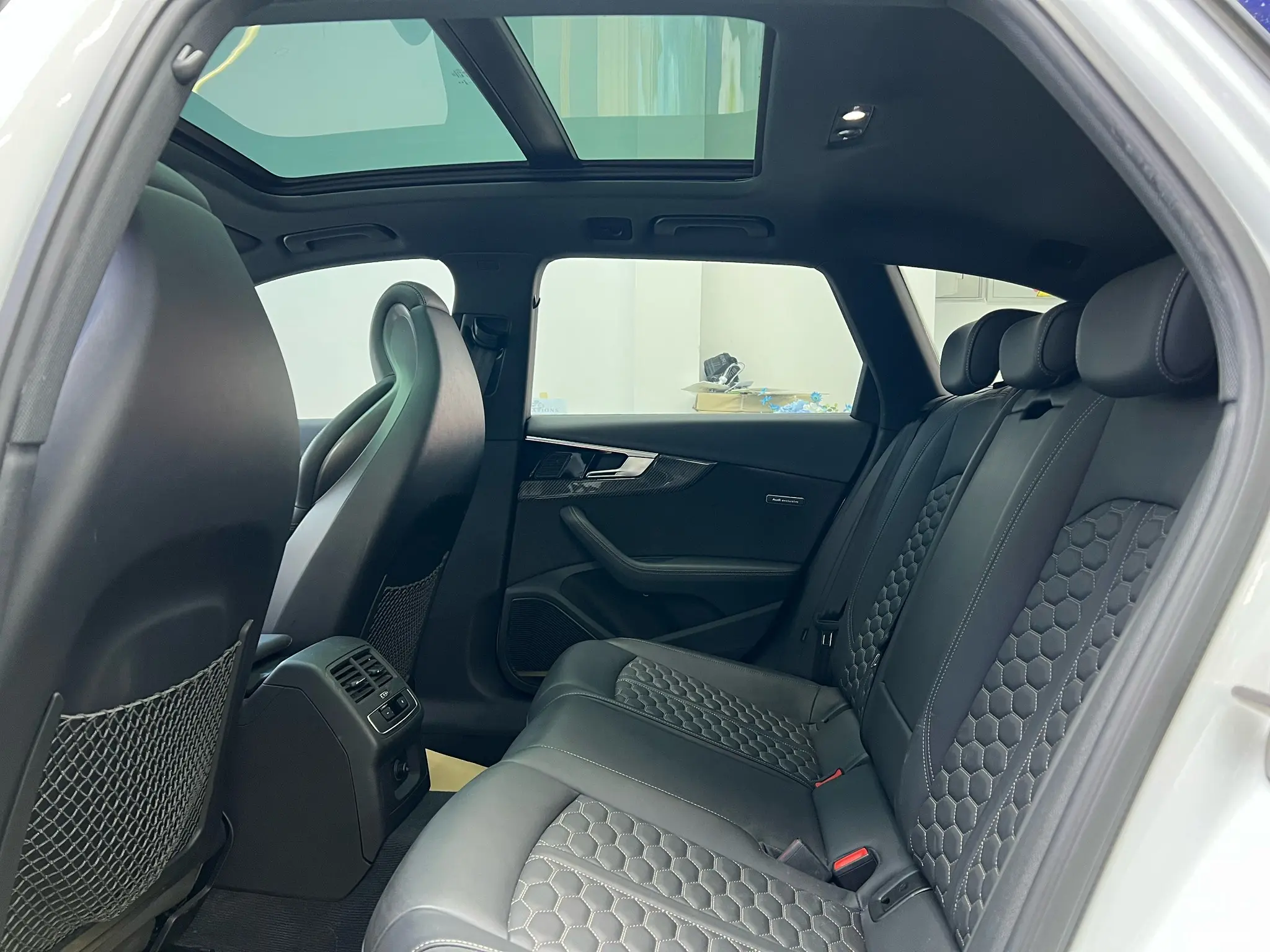 Audi RS 4 2022 car image #7