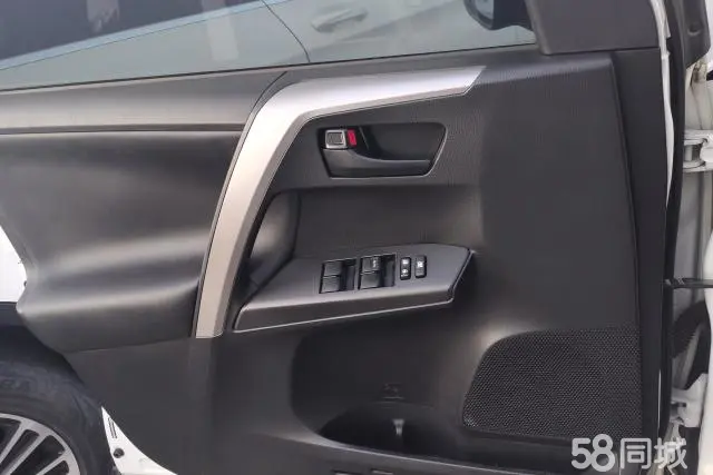 Toyota RAV4 2018 #7 Toyota RAV4 2018 car image #7