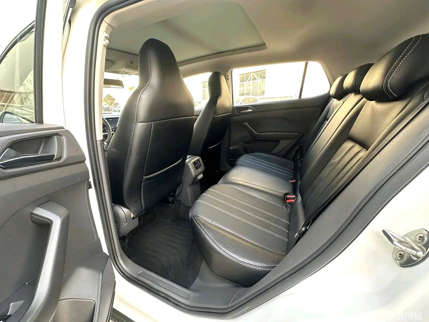 Volkswagen T-Cross 2019 car image #7