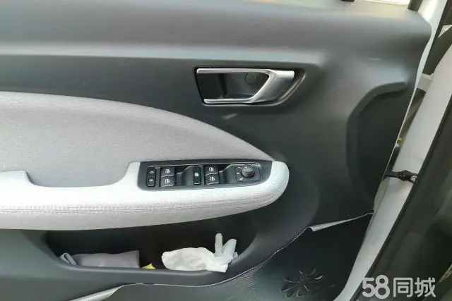 零跑汽车 零跑T03 2022 汽车图片 #7