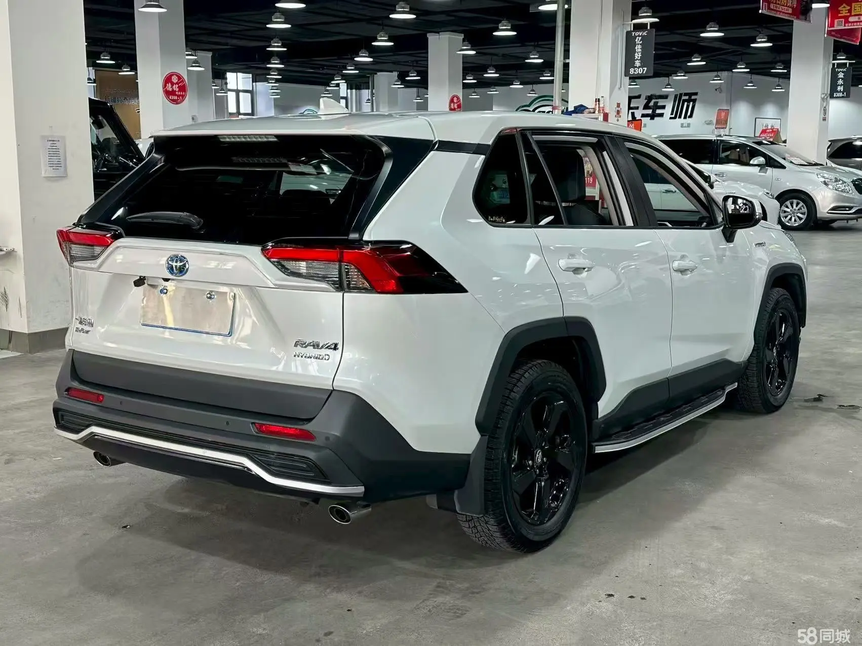 Toyota RAV4 2022 immagine di auto #7