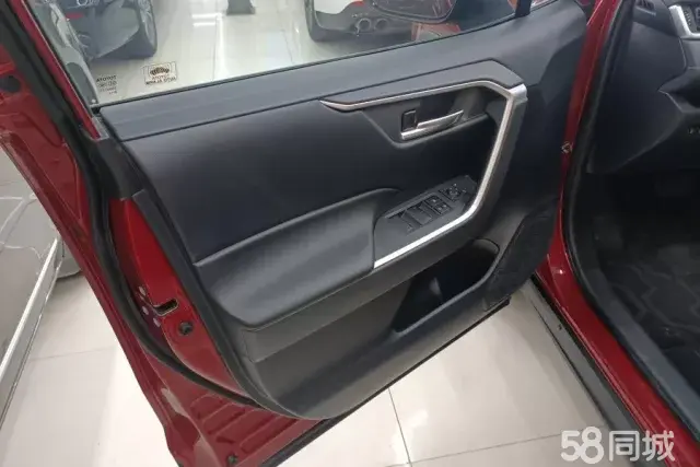 Toyota RAV4 2019 car image #7