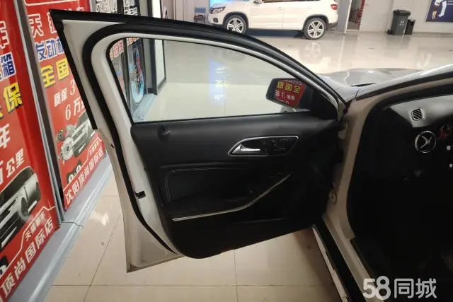 Mercedes-Benz GLA Class 2016 car image #7