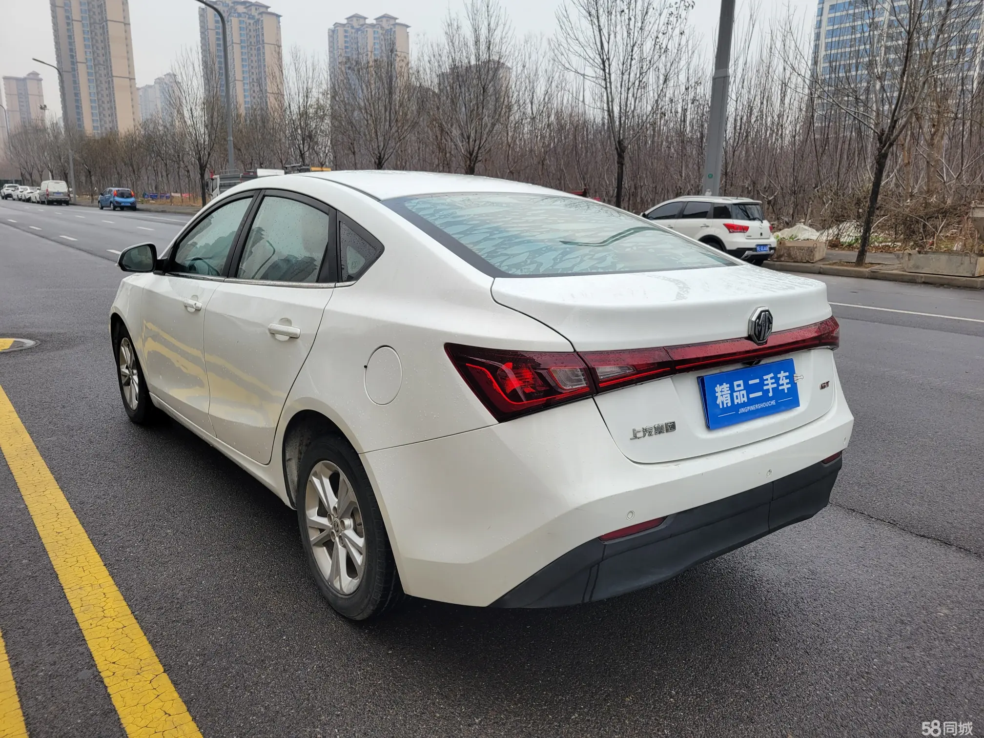 MG GT 2017 car image #7