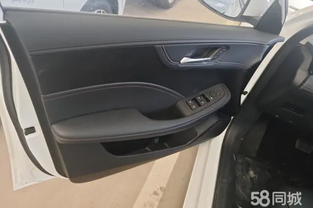 Roewe i5 2025 #7 Roewe i5 2025 car image #7
