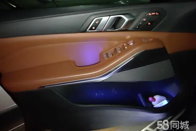 BMW X7 2023 car image #7