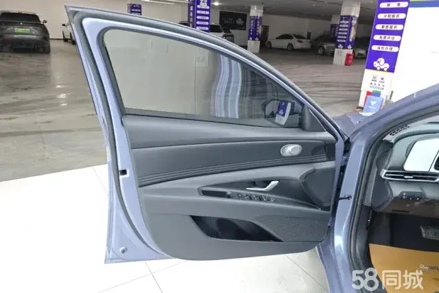 Hyundai Elantra 2025 car image #7