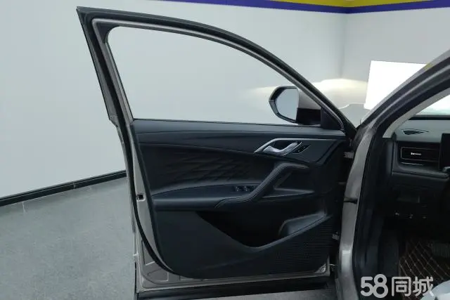 Roewe RX5 New Energy 2025 car image #7