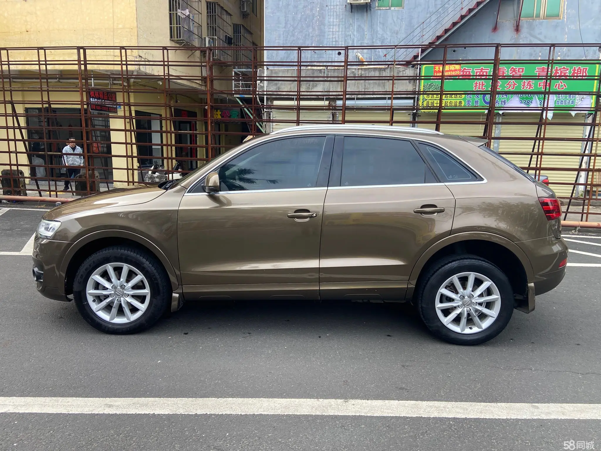 Audi Q3 2014 car image #7