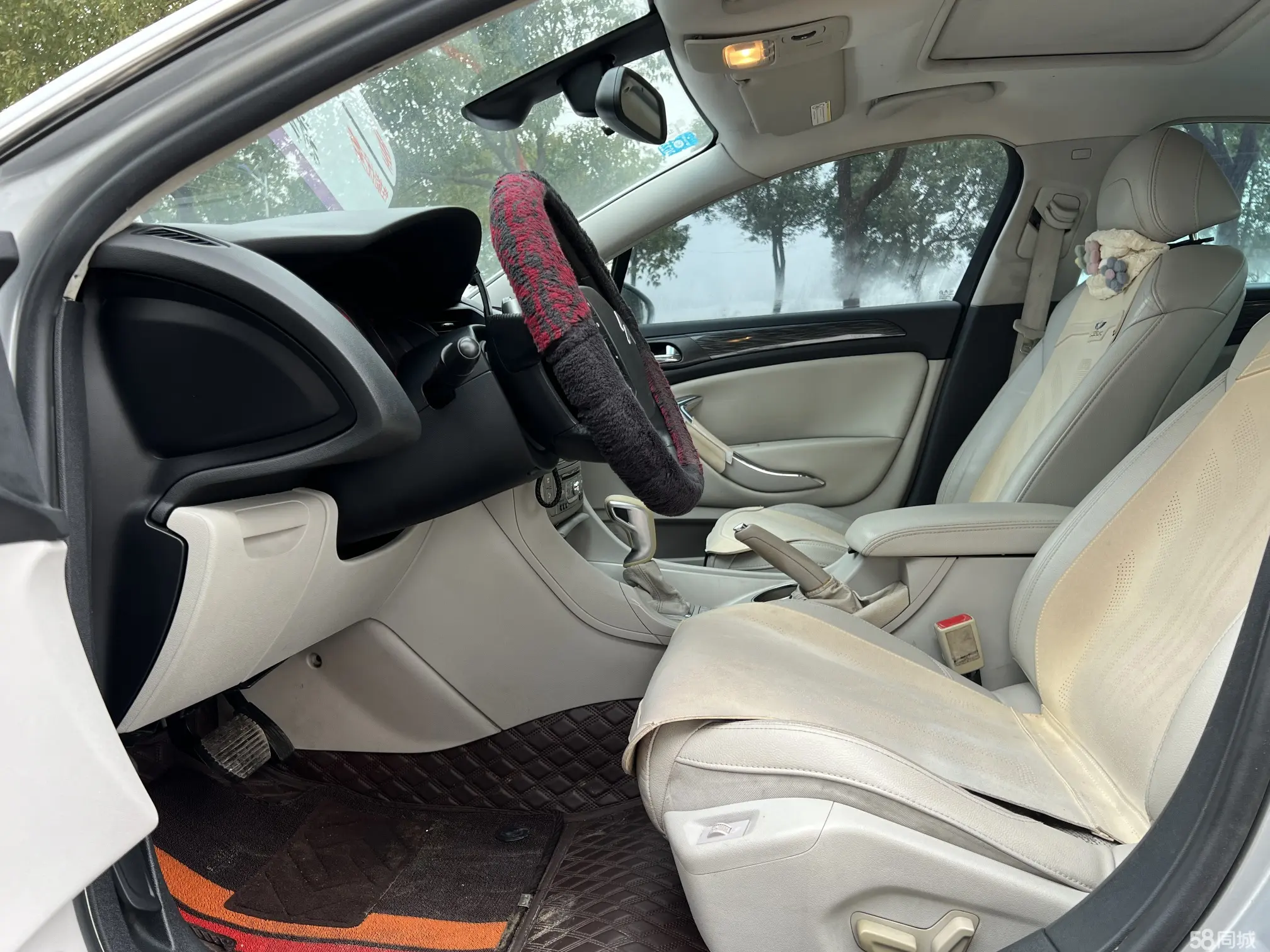 Citroen C5 2011 car image #7