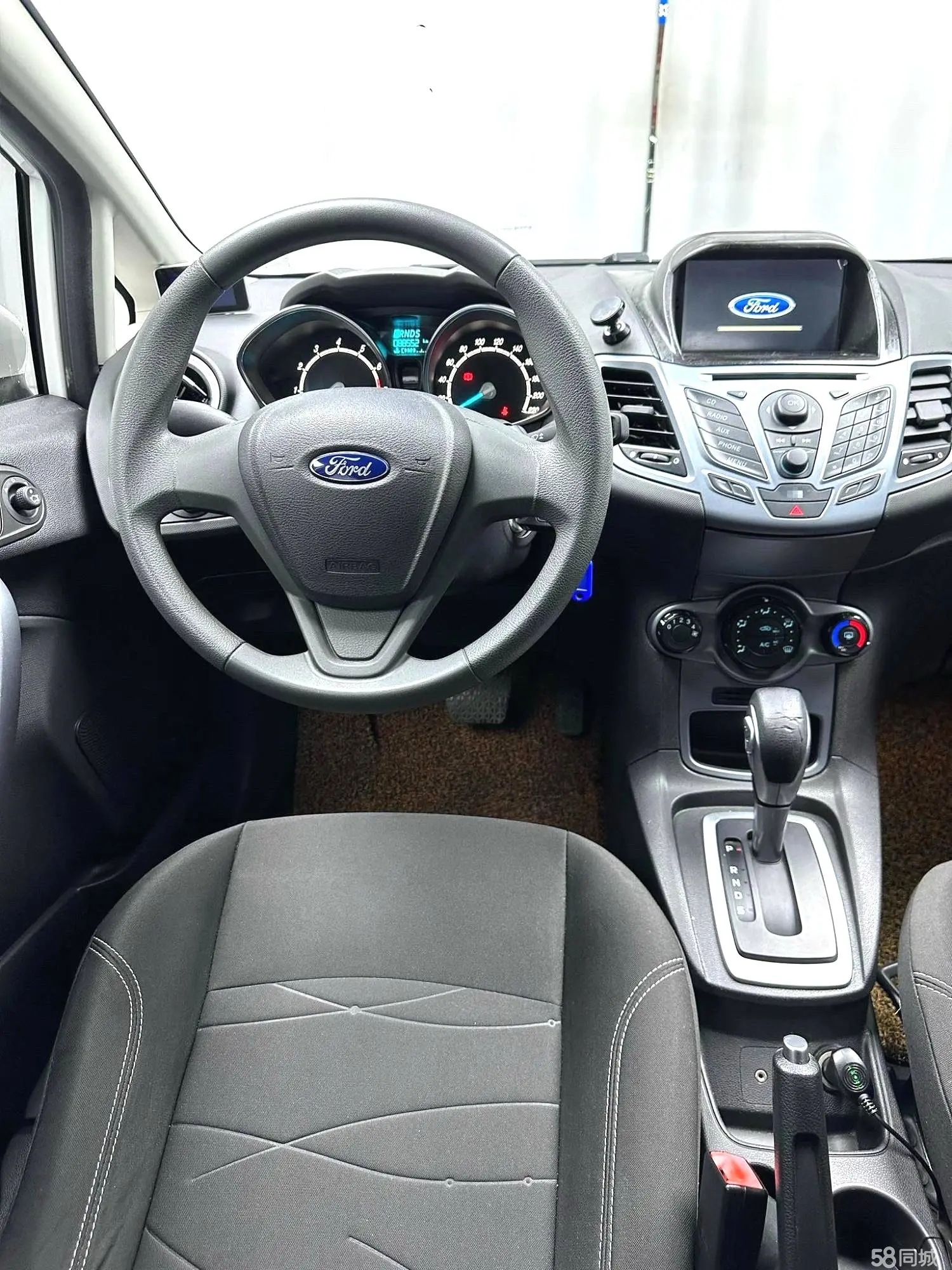 Ford Fiesta 2013 car image #7