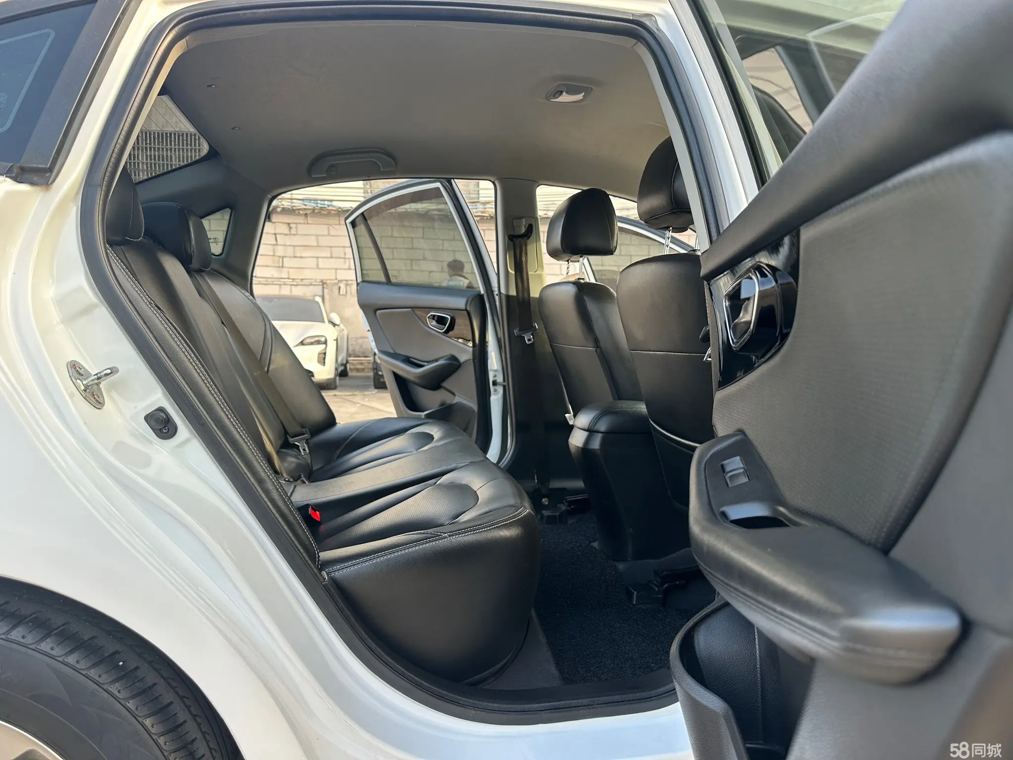 Soueast V5 Lingzhi 2017 #7 Soueast V5 Lingzhi 2017 car image #7