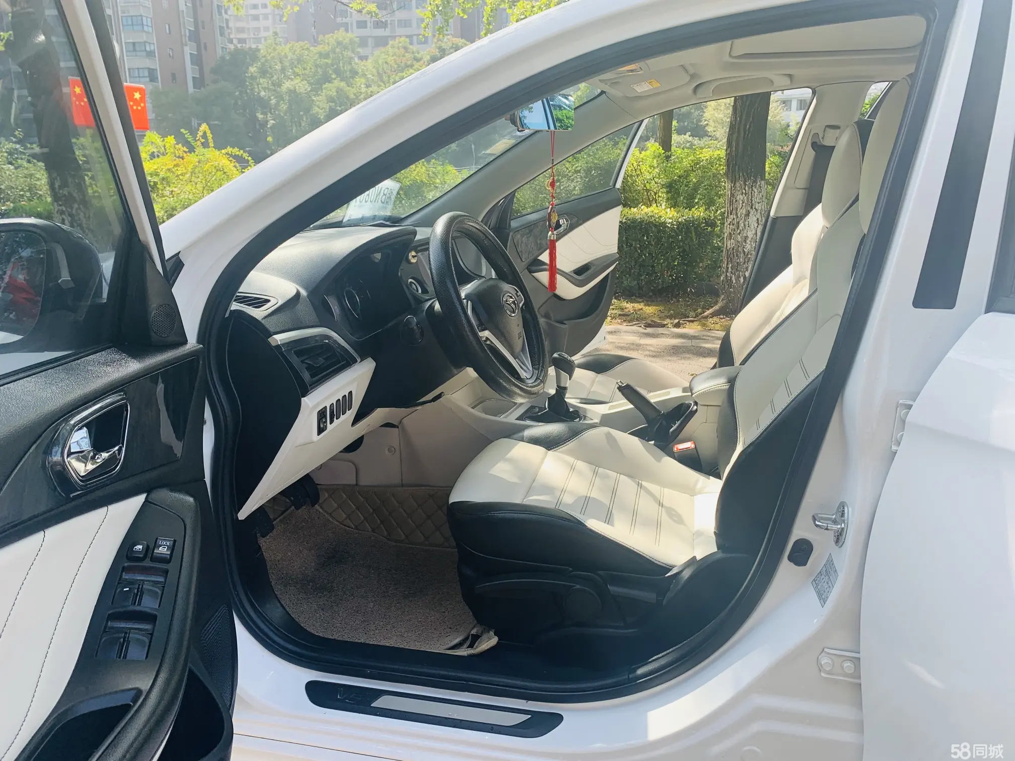 Soueast V5 Lingzhi 2017 car image #7