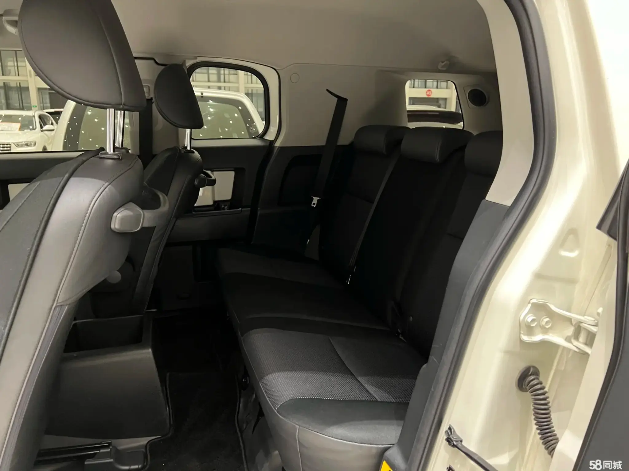 Toyota FJ Cruiser 2019 car image #7