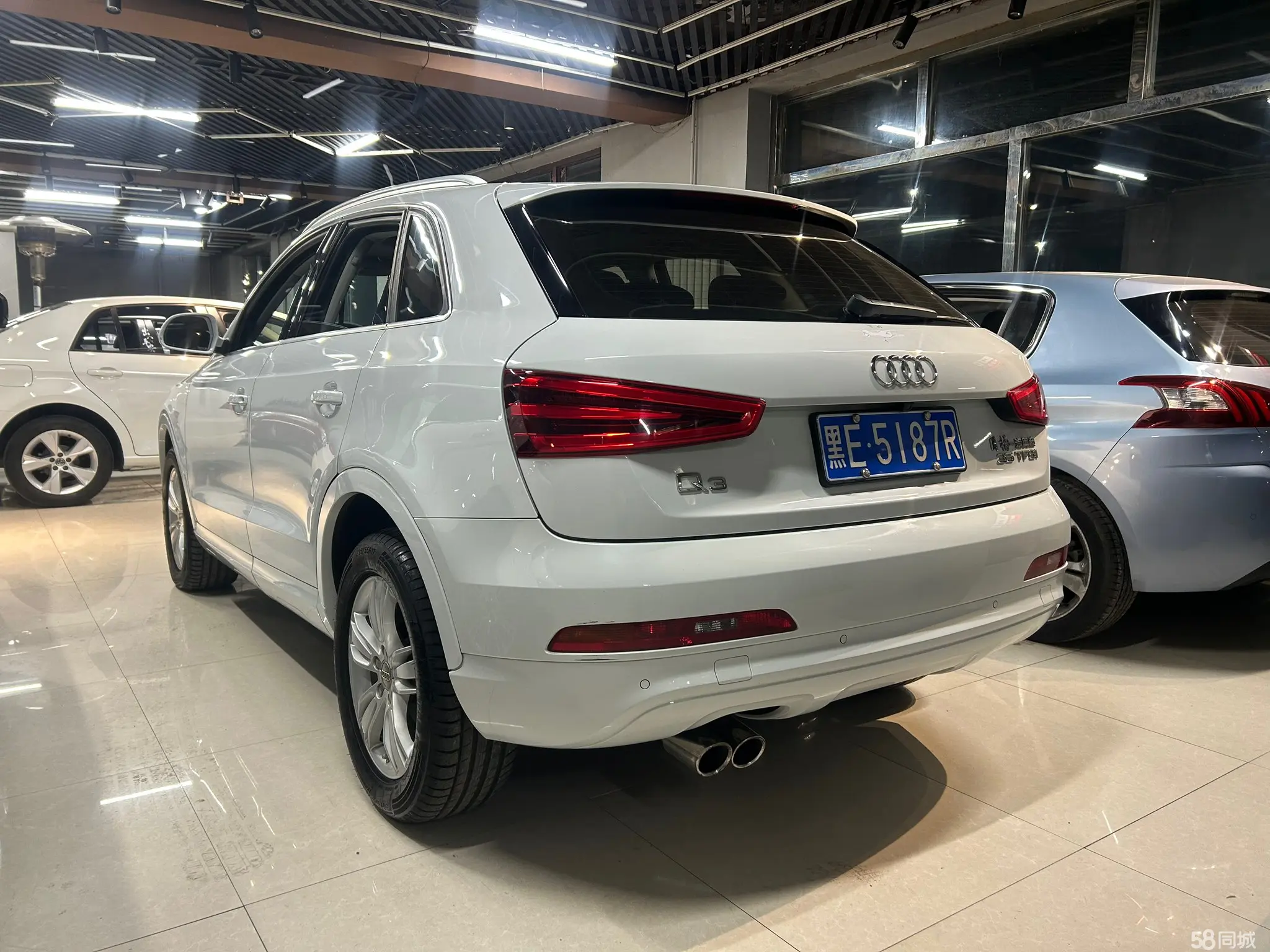 Audi Q3 2015 car image #7