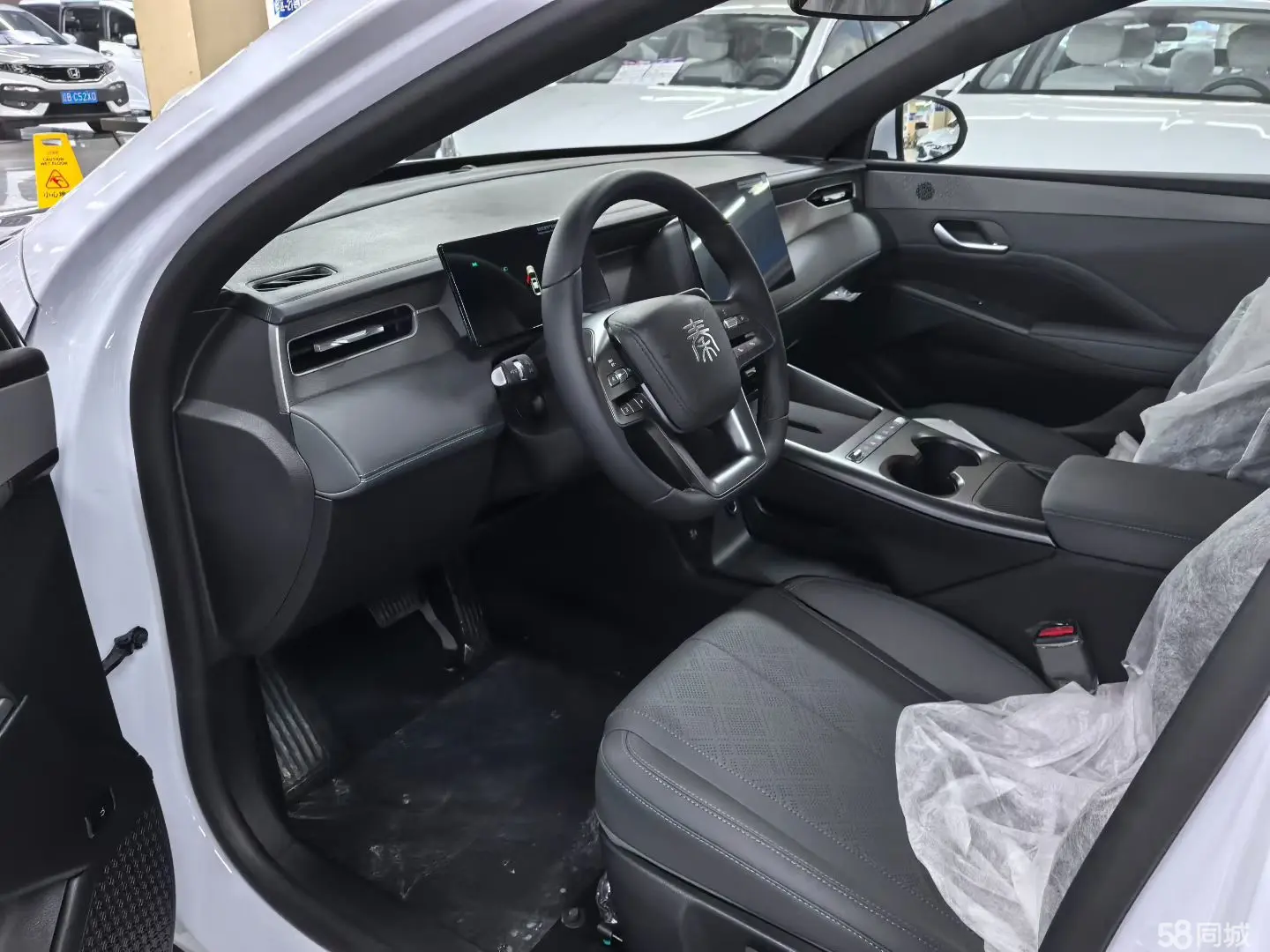 BYD Seal 05 DM-i 2025 car image #7