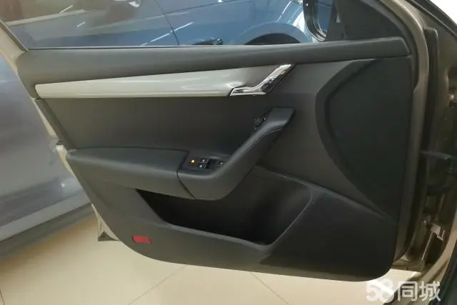 Skoda Octavia 2019 car image #7