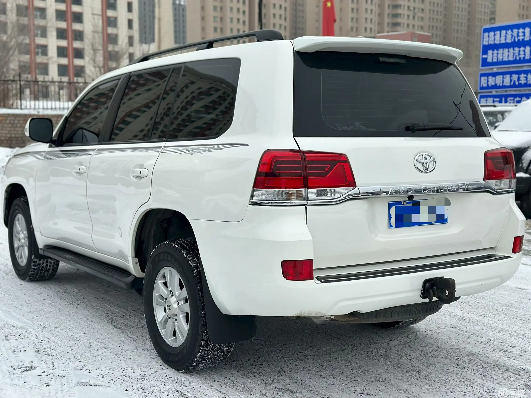 Toyota Land Cruiser 2010 car image #7