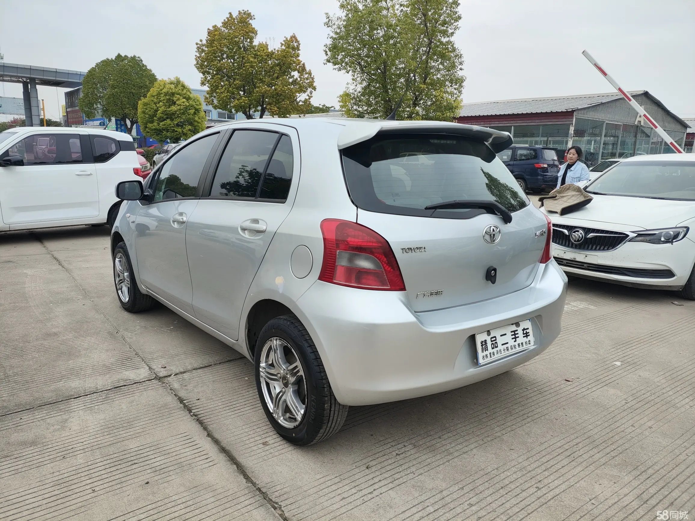 Toyota Yaris 2011 car image #7