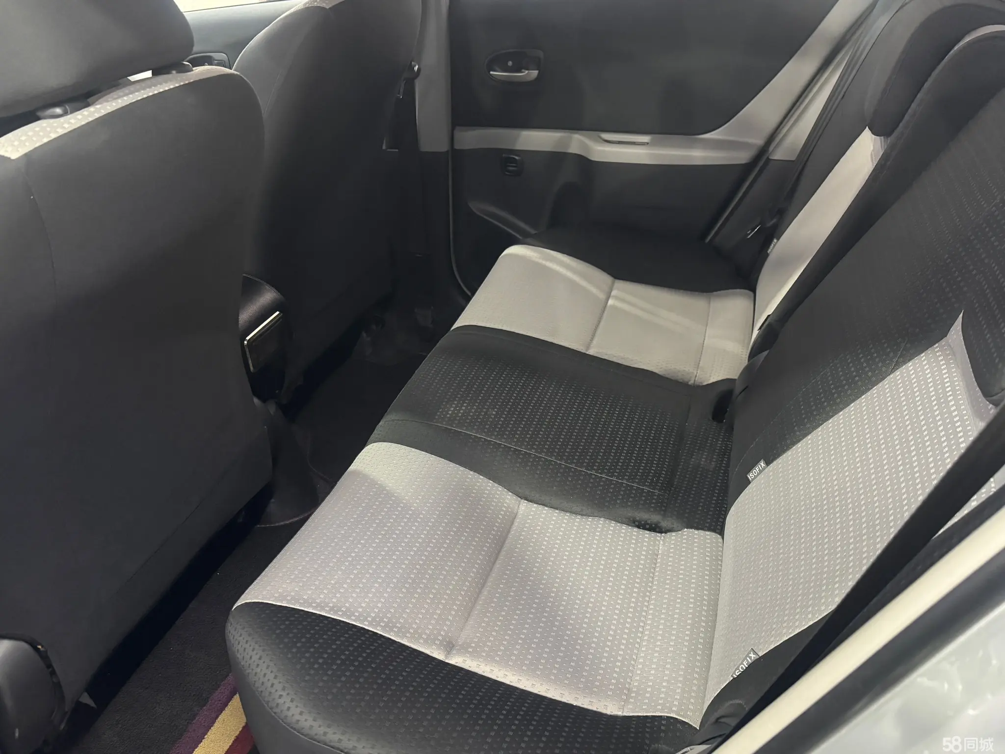 Toyota Yaris 2012 изображение автомобиля #7