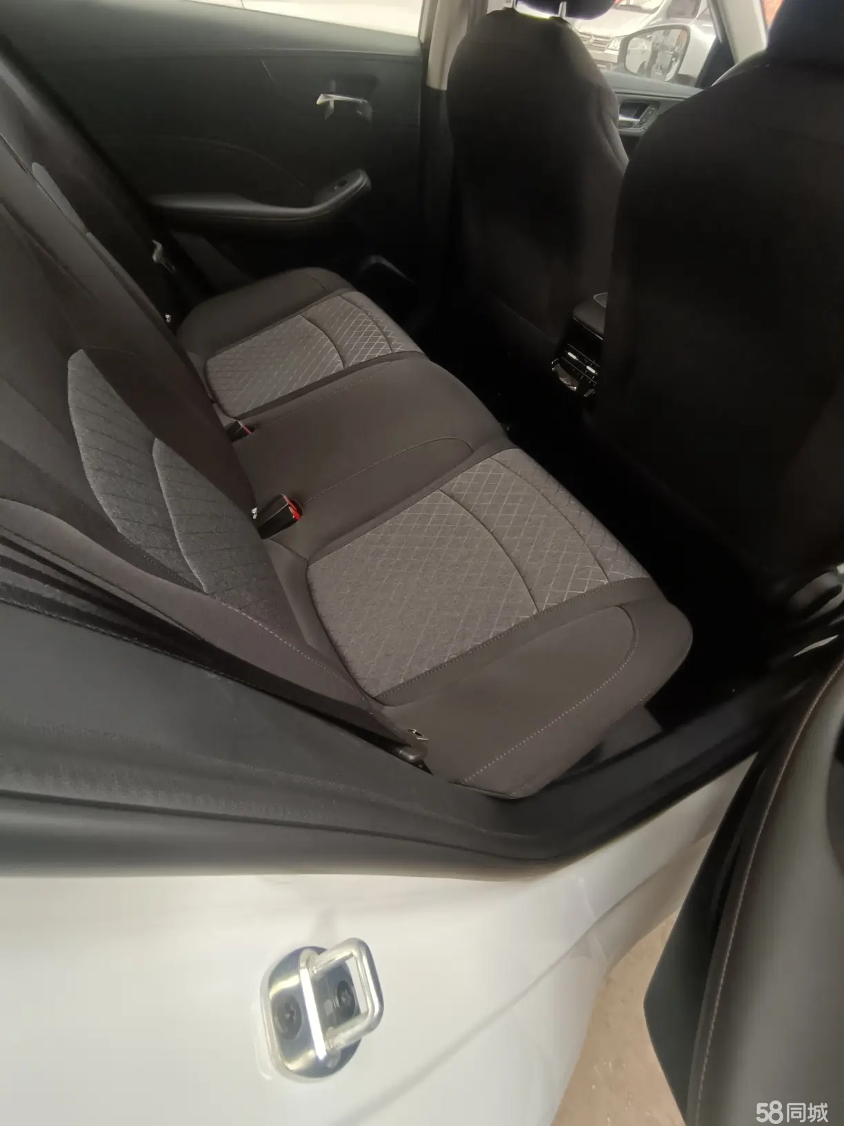 Roewe i5 2025 car image #7