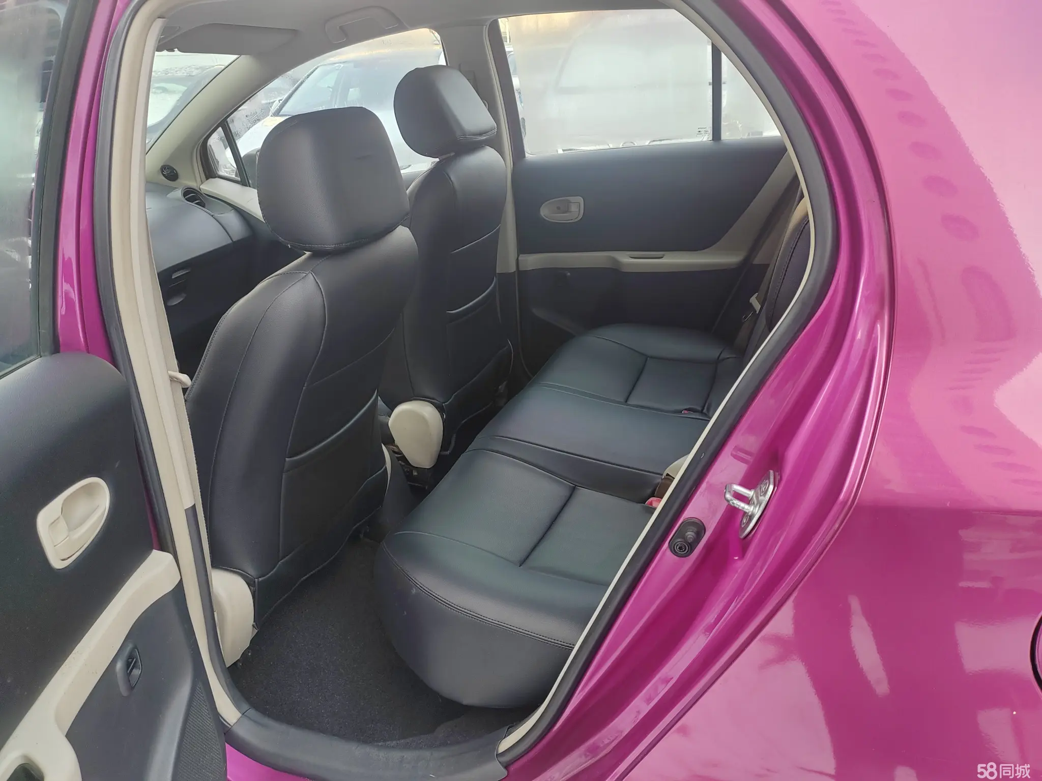 Toyota Yaris 2012 car image #7