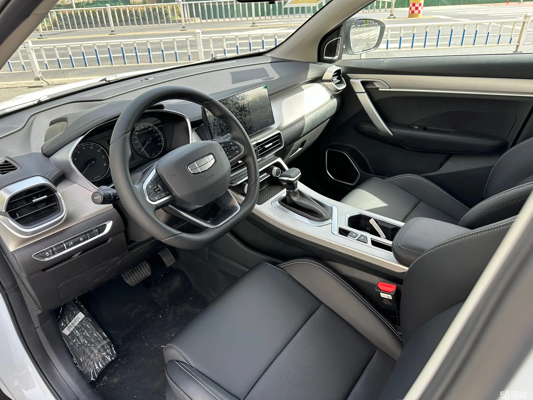 GEELY Coolray 2025 صورة سيارة #7