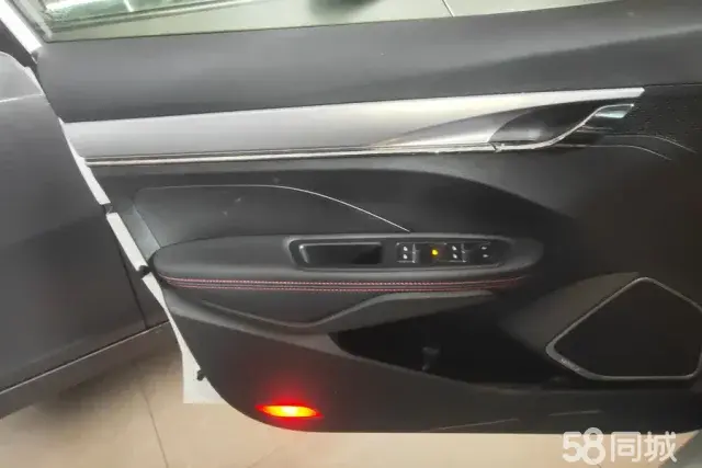 GEELY Binray 2020 immagine di auto #7
