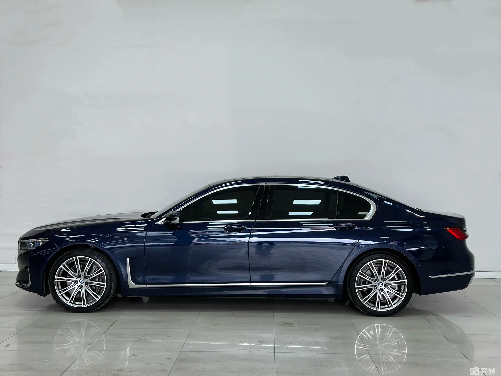 BMW 7 Series 2022 car image #7