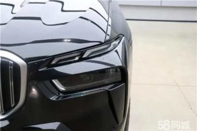 BMW X7 2024 car image #7