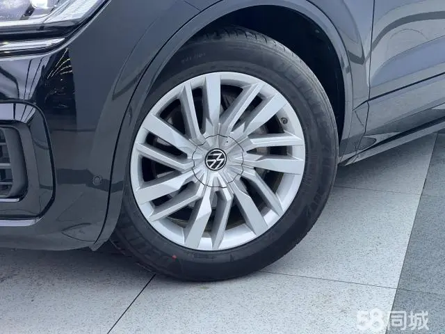 Volkswagen Touareg 2023 car image #7